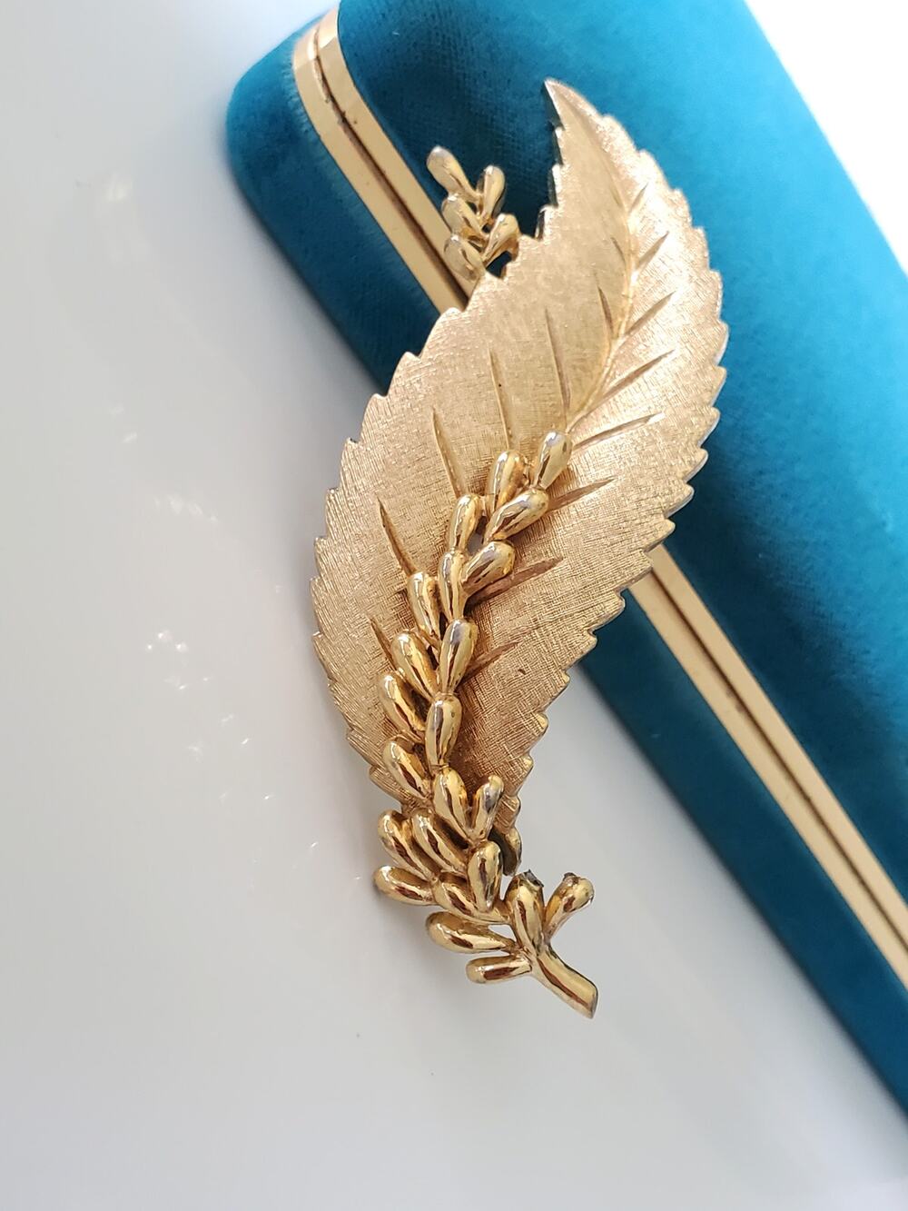 Vintage Mid-Century Crown Trifari Laurel Leaf Brooch